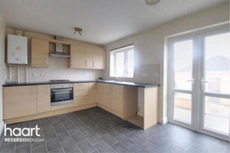 3 bedroom semi-detached house to rent - Photo 5