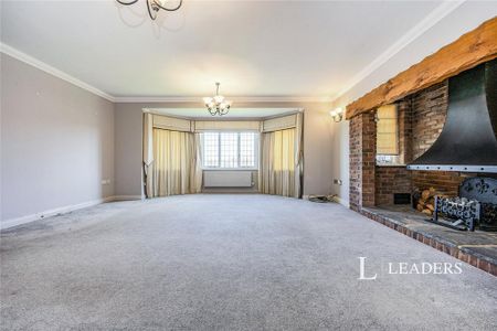 5 bedroom detached house to rent - Photo 3