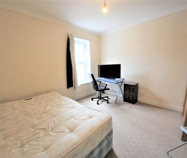 5 bedroom detached house to rent - Photo 2