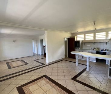 Maison à louer 5 pièces • Saint-Denis - Photo 2