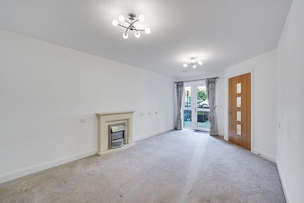 2 bedroom retirement property to rent - Photo 1