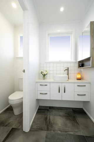 Top Floor Apartment - Unbeatable Location - Photo 5