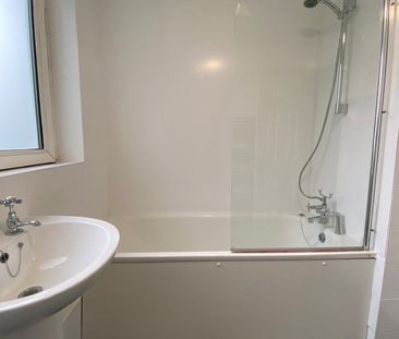 Room in a Shared Flat, Tooting Bec, SW17 - Photo 1