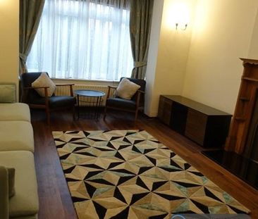 3 bedroom flat to rent - Photo 6