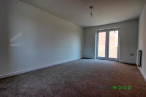 4 BEDROOM House - Detached - Photo 4