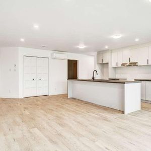 PROMO 1 mois gratuit! Beau 5 1/2 neuf ! Juillet/Aout 2025, Huntingdon - Photo 2
