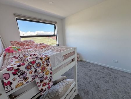 A home built in 2023, still like brand new - Photo 5