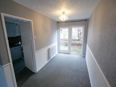 3 bedroom semi-detached house to rent - Photo 3