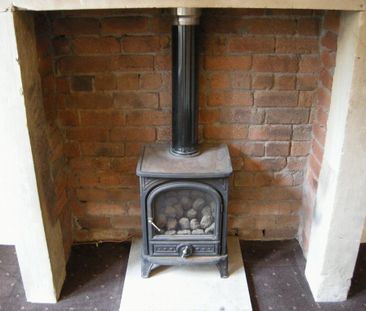 2 bedroom terraced house to rent - Photo 4