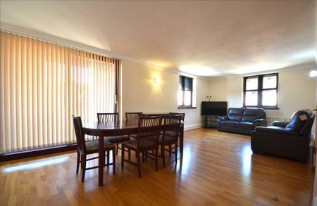 3 bedroom apartment to rent - Photo 2