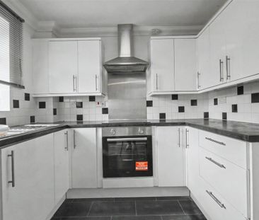 2 bedroom semi-detached house to rent - Photo 5