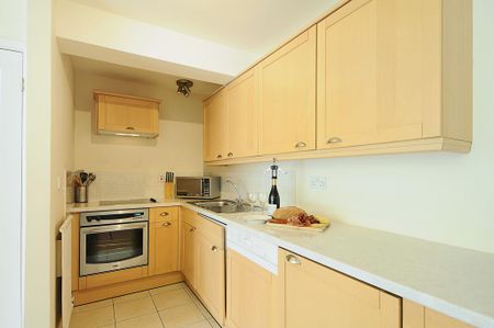 2 bedroom serviced apartment to rent - Photo 5
