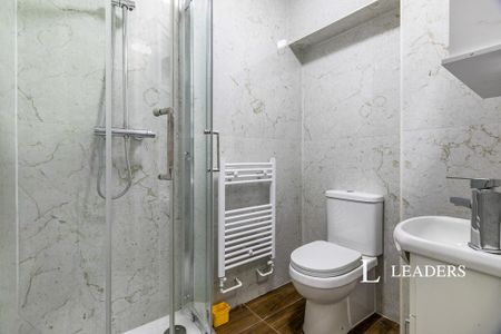 1 bedroom in a house share to rent - Photo 5