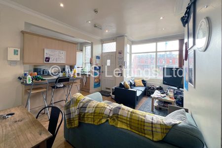 3 Bedroom Mid Terraced House for rent in Talbot Mount - Photo 5