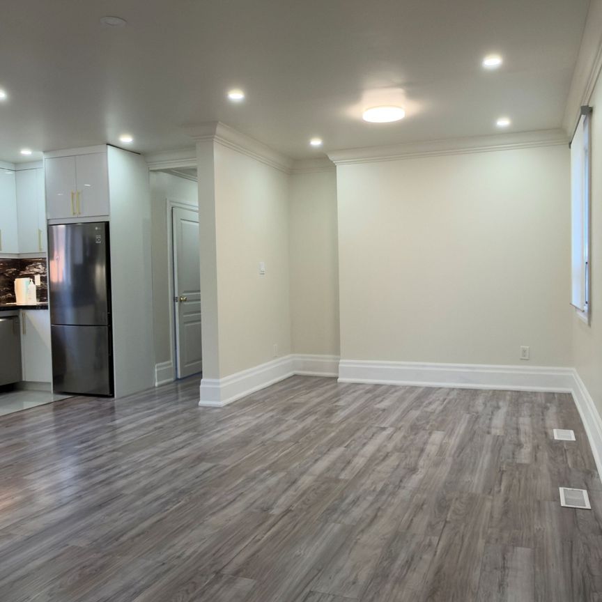 For Lease - 25 Sixteenth Street, Toronto, Ontario - Photo 1