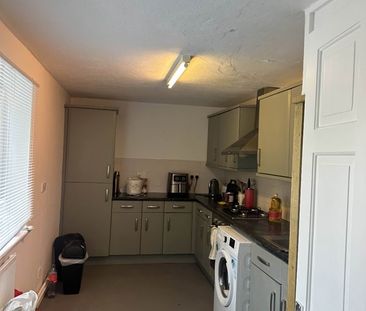 Room in a Shared Flat, Fitch Drive, BN2 - Photo 4
