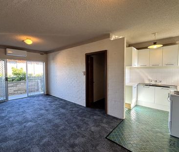 WALK TO BEACH, MODERN KITCHEN, INTERNAL LAUNDRY - Photo 1