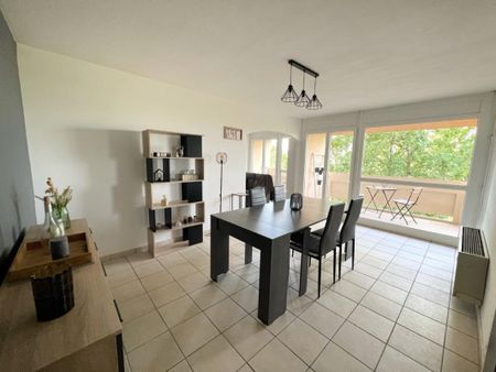 Location Appartement 4 pièces 77m² ROANNE 42300 - Photo 2