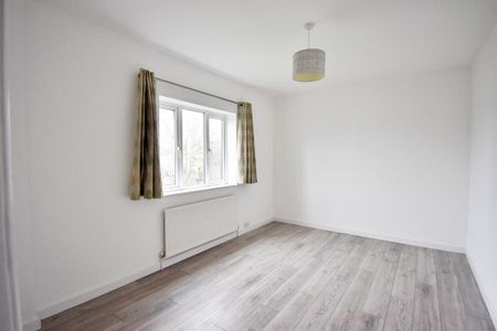 3 bedroom end of terrace house to rent - Photo 4