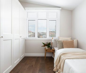 Duplex with High-End Finishes - Photo 4