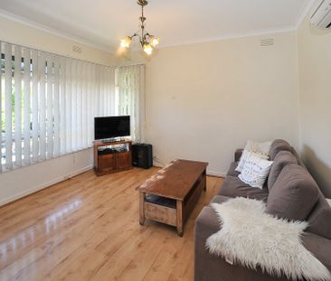 Beautiful Two bedroom Apartment! - Photo 2