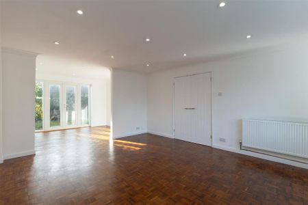 4 bedroom semi-detached house to rent - Photo 2