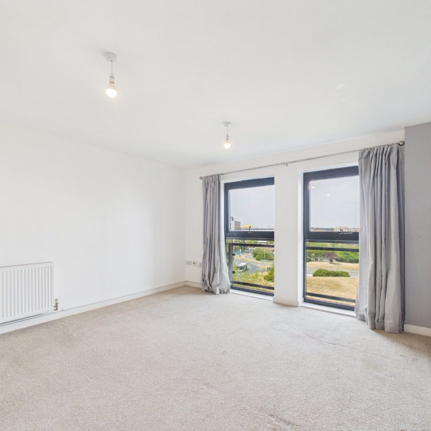 1 bedroom Flat in Mount Lane, Bracknell - Photo 1
