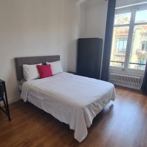 barcelona, Catalonia 08021 - Photo 2