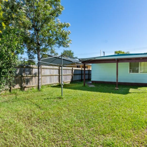 CABOOLTURE SOUTH - LOCATION, LOCATION, LOCATION - Photo 3