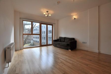 2 bedroom flat to rent - Photo 2