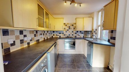 1 bedroom flat to rent - Photo 5