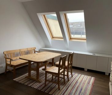Möblierte Dachgeschosswohnung! Perfekt für Singles oder Pärchen! - Photo 2