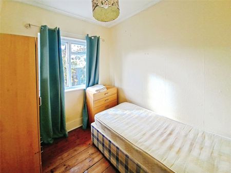 Stockwell Road, London, SW9 9TB - Photo 2