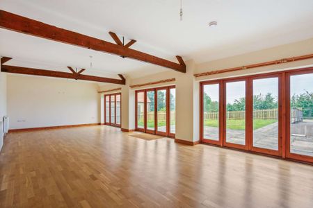 3 Bedroom, Barn Conversion in Rural Location. (Photos taken November 2024) - Photo 4