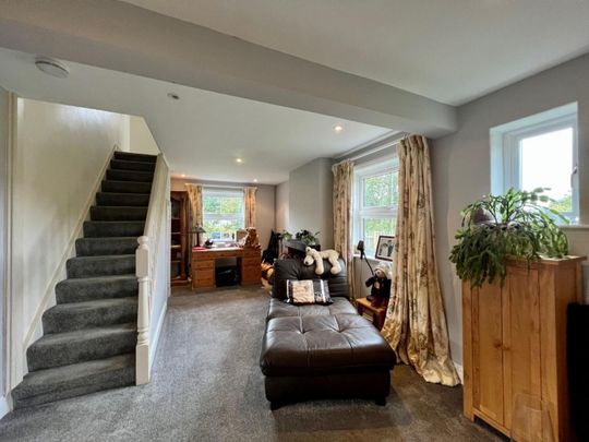 4 bedroom House To Let - Photo 1