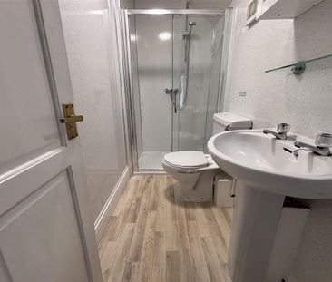 3 bedroom terraced house to rent - Photo 6