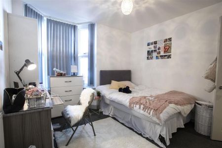 8 bedroom house to rent - Photo 4