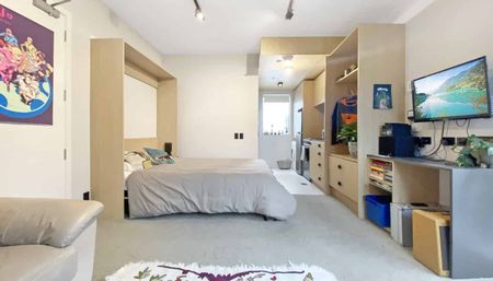 Welcome to apartment 201 in Vedado Apartments - Photo 4