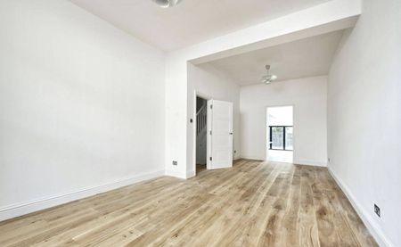 Latimer Road, W10 - Photo 2