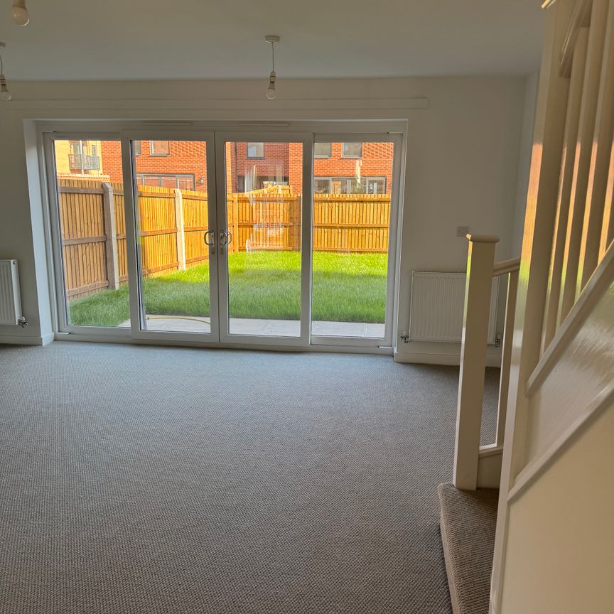 Red Hand Close, Burton upon Trent, Staffordshire, DE14 1FB - Photo 1