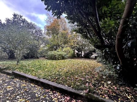 NEUDORF : Appartement T3 ( 2chambres, séjour double ) avec jardin partagé, cuisine équipée neuve ! - Photo 4