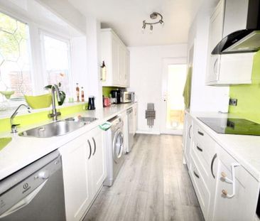 3 bedroom semi-detached house to rent - Photo 2