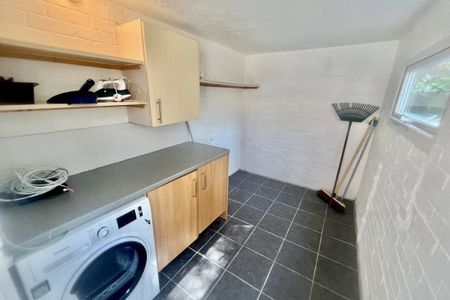 South Park Avenue, NORWICH - Photo 3