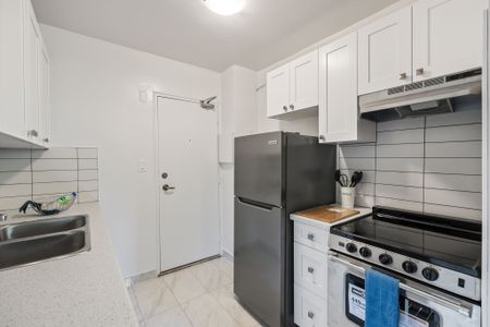 For Lease - 221 Russell Hill Road Unit# 303, Toronto, Ontario - Photo 4