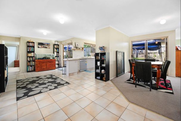 19 Greenacre Drive, Parkwood QLD 4214 - House For Rent | Domain - Photo 1