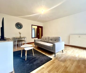 Appartement T5 Meublé de 96 m² avec Loggia et double balcon - Chauf... - Photo 4