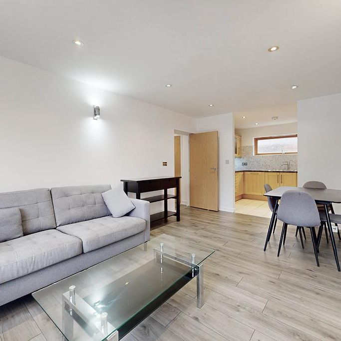 1 bedroom in a flat share to rent - Photo 1