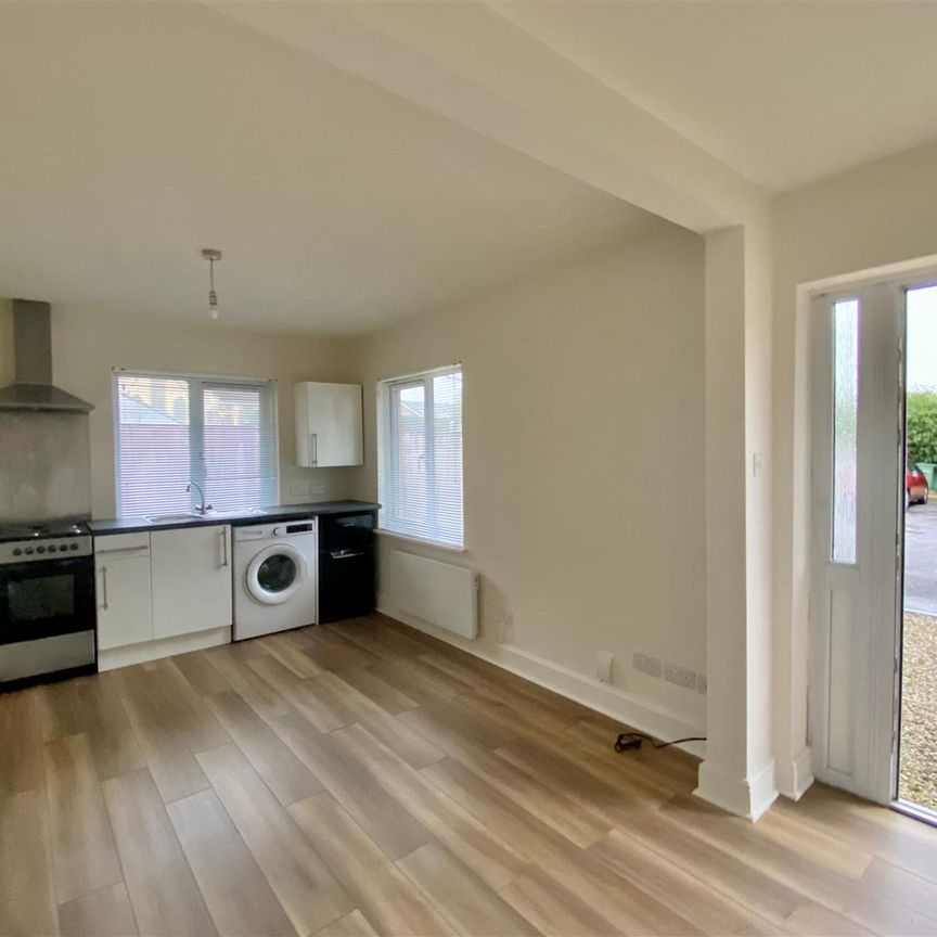 Park End Road, Gloucester - Photo 1