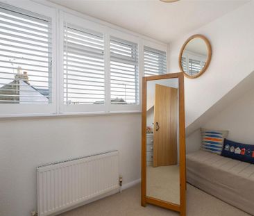 4 bedroom semi-detached house to rent - Photo 6