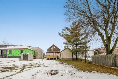 For Lease - UPPER/ 4102 PORTAGE Road, Niagara Falls, Ontario - Photo 4